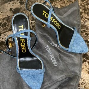 Brand New! Worn once for pictures!